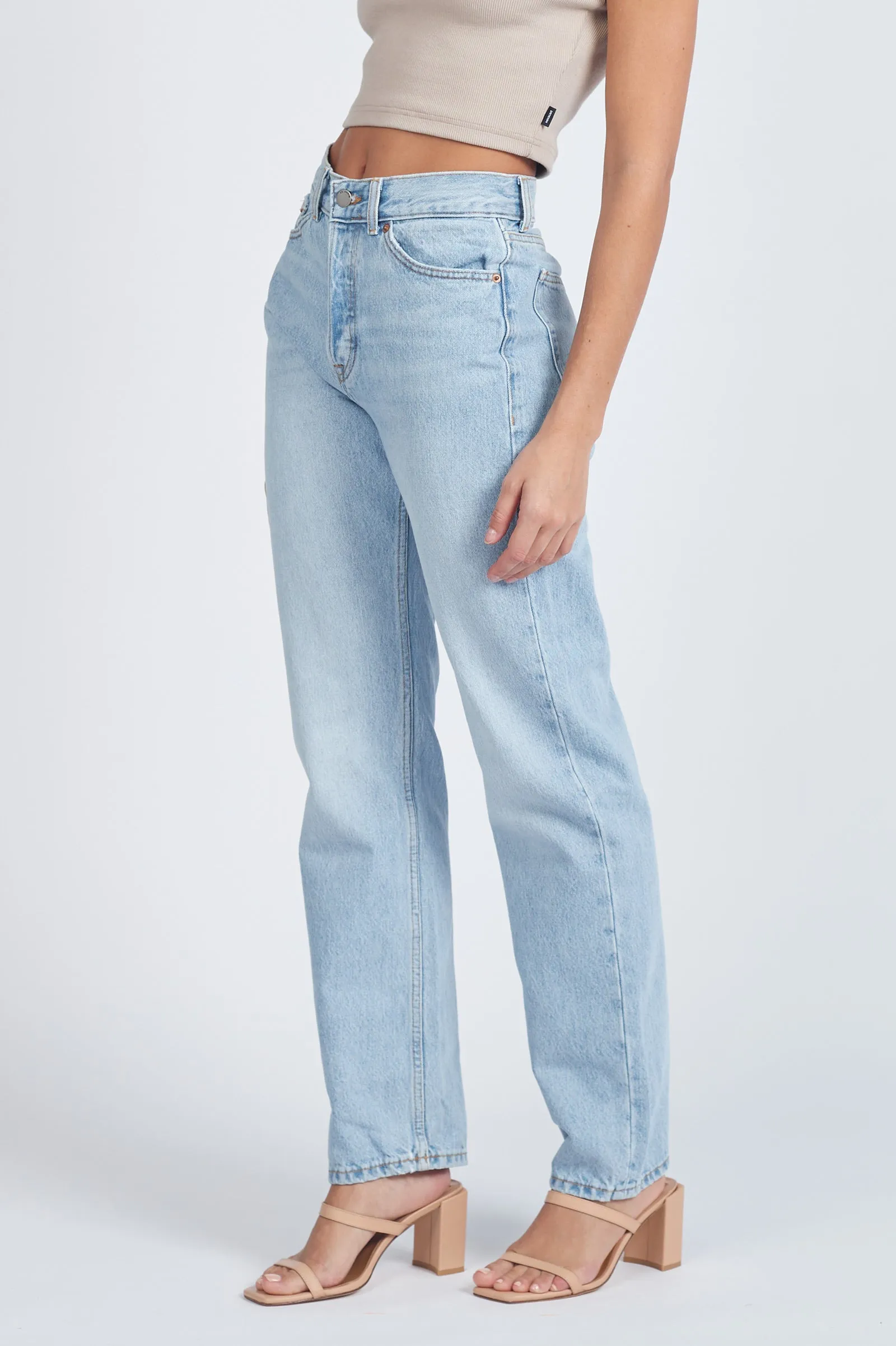 Beth Straight Jeans - Light Blue Jay