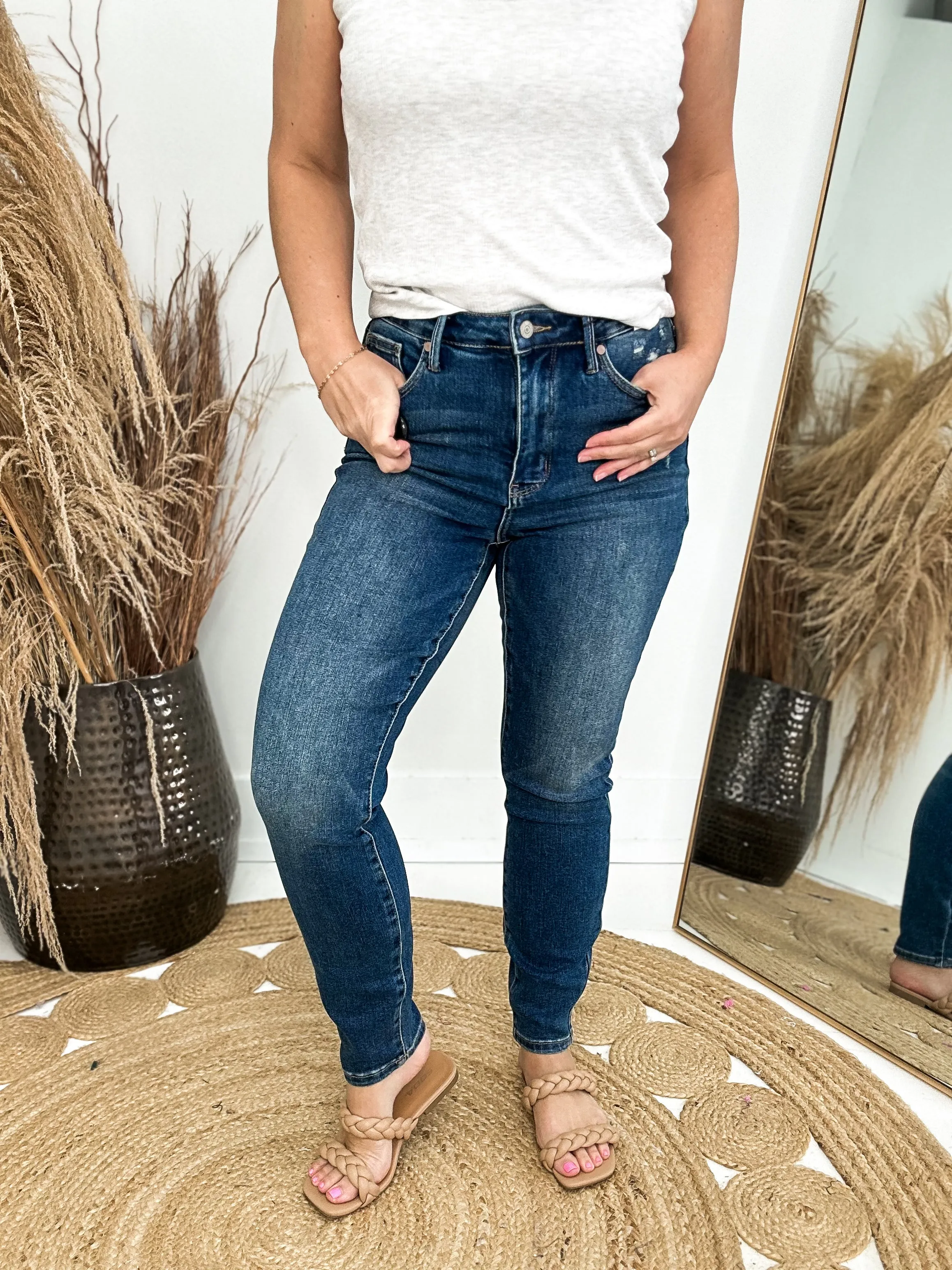Curvy American Honey Judy Blue Jeans