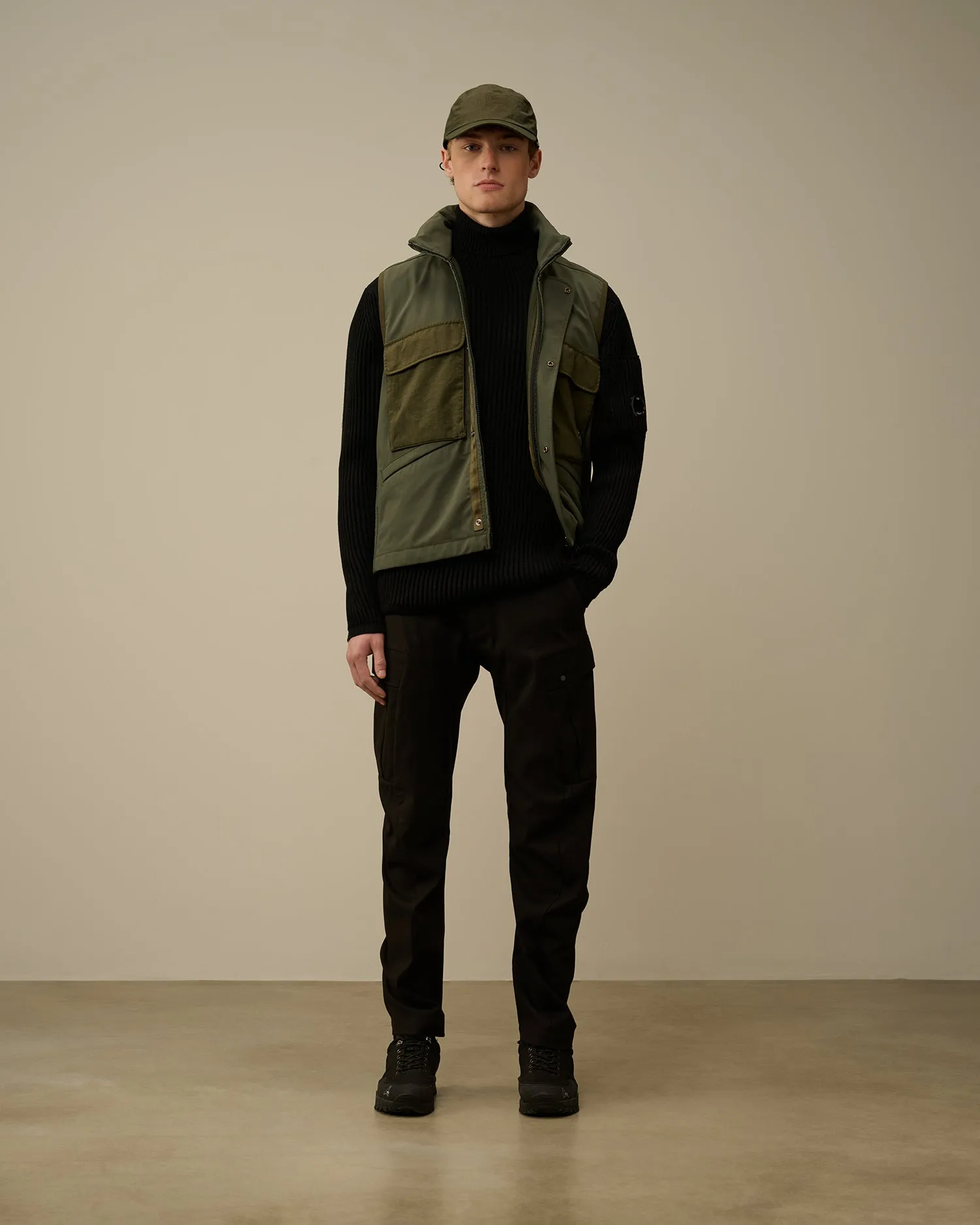 Superior Structure Stretch Regular Cargo Pants - Black