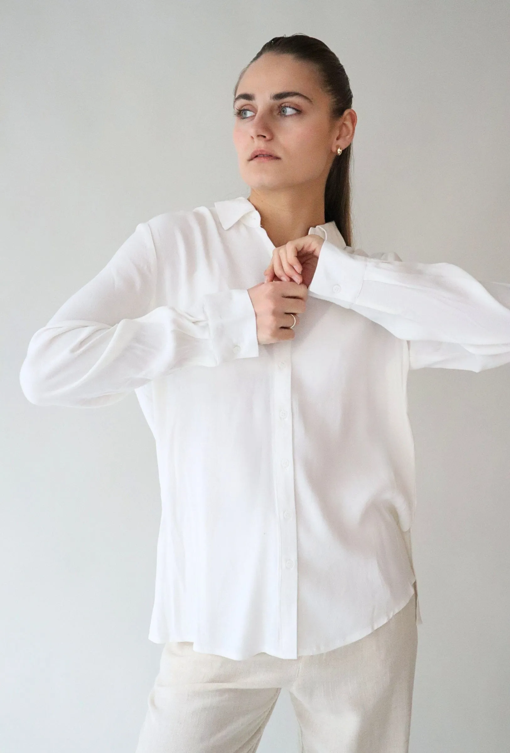 WHITE CREPE BLOUSE